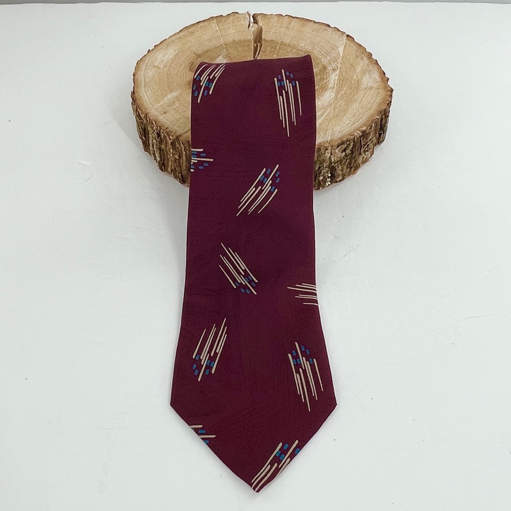 Giorgio Armani Men’s Silk Designer Tie Crimson with Geometric Design